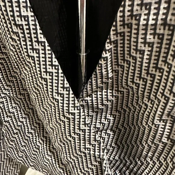 Giorgio Armani Vintage Black & White Woven Wrap Jacket - Picture 6 of 7